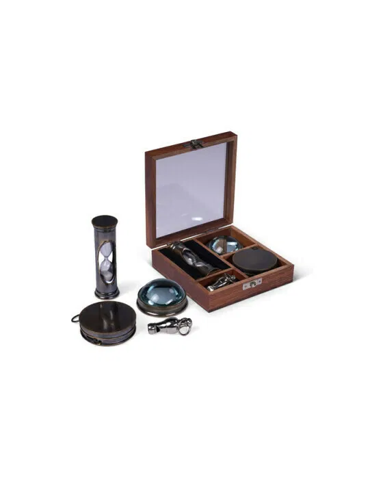 The Wallace Gift Box