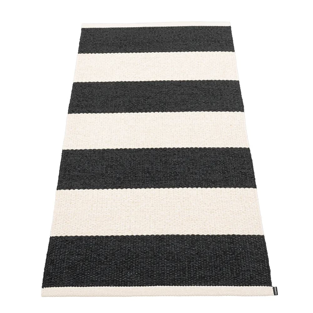 Pappelina, Bob Teppich Black/Vanilla 70 x 150 cm