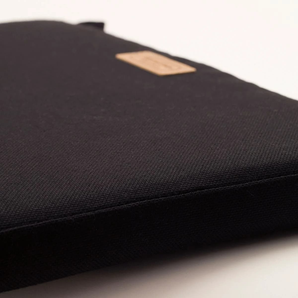 Grythyttan Stålmöbler, Kissen sofa 5 Schwarz