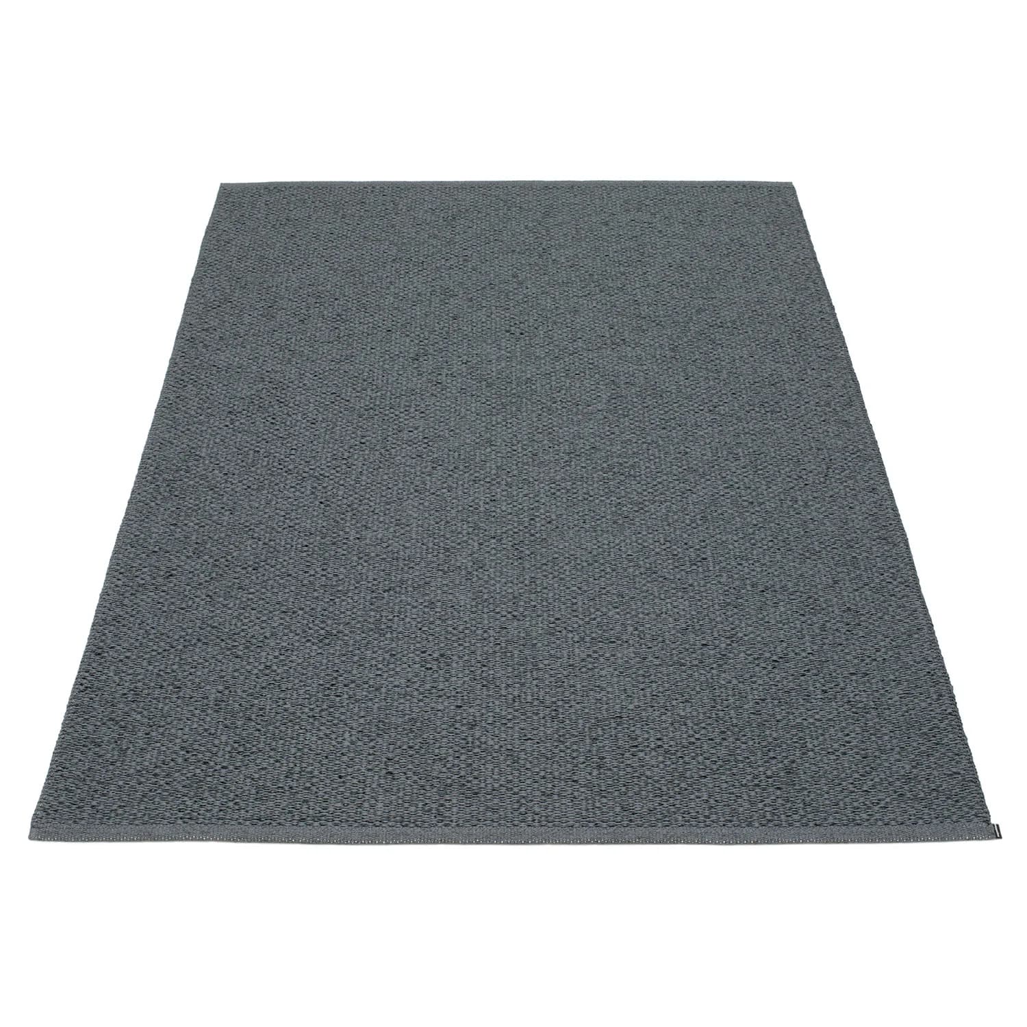Pappelina, Svea Teppich 180x260 cm granit / black metallic