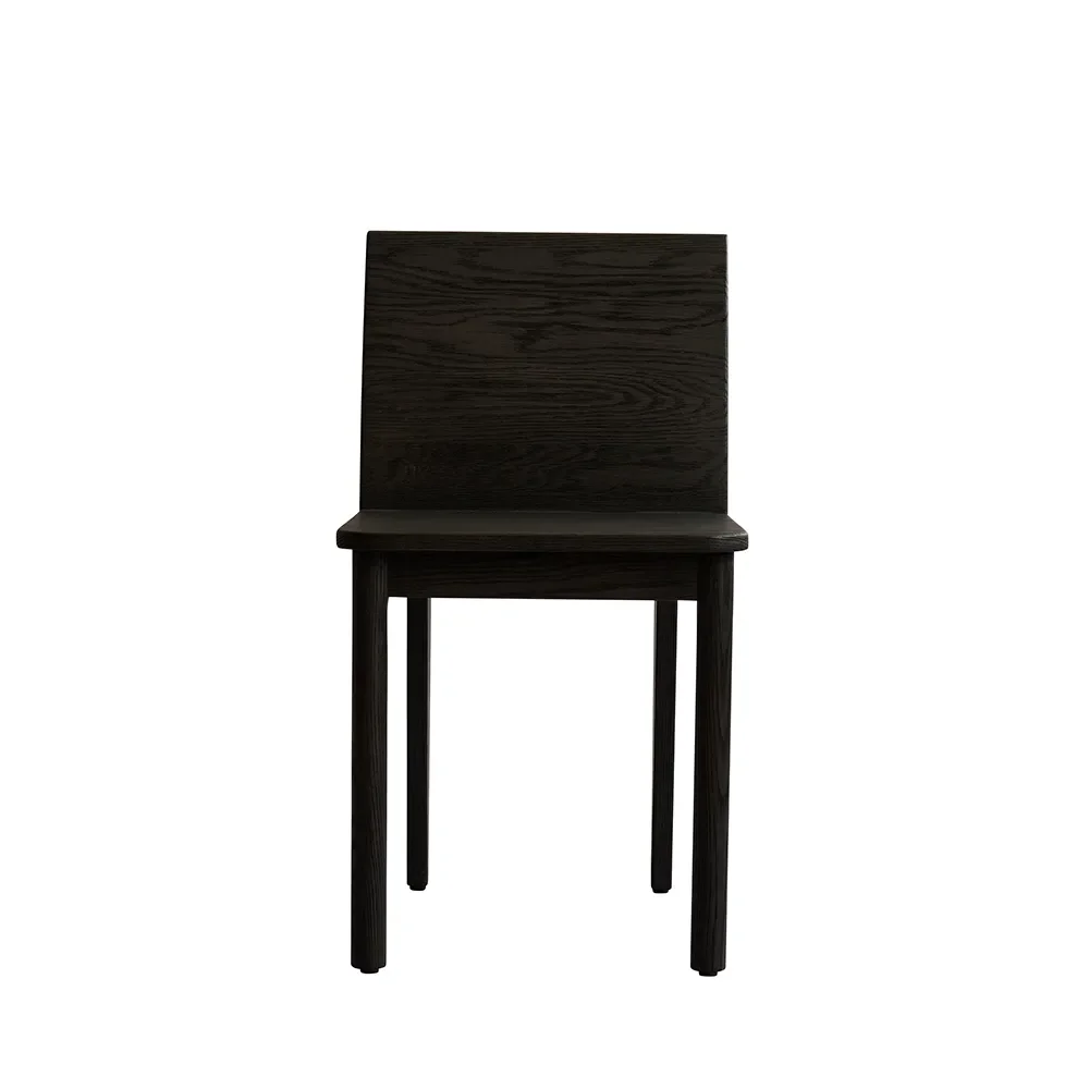 101 Copenhagen, Brutus Slim Esszimmerstuhl – Kaffeebraun, Schwarz Eiche