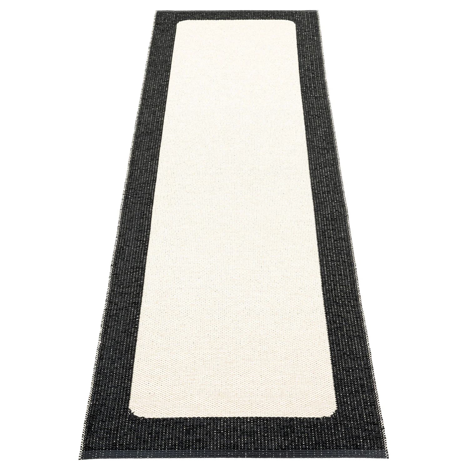Pappelina, Ilda Teppich 70x240 cm black / vanilla