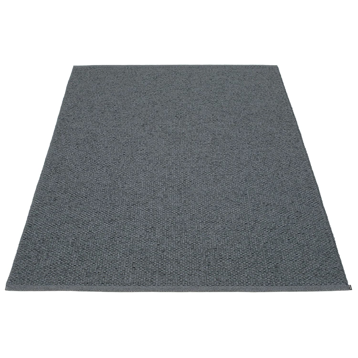 Pappelina, Svea Teppich 140x220 cm granit / black metallic