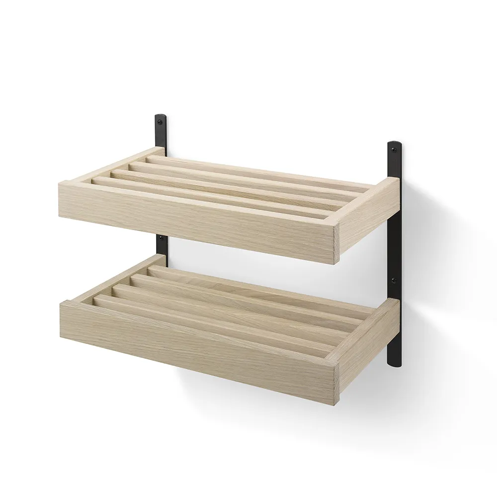 Oscarssons Möbel, Nadja Schuhregal 50 cm 2 Ebenen an der Wand montiert Eiche weiß geölt/Mattschwarzer Stahl