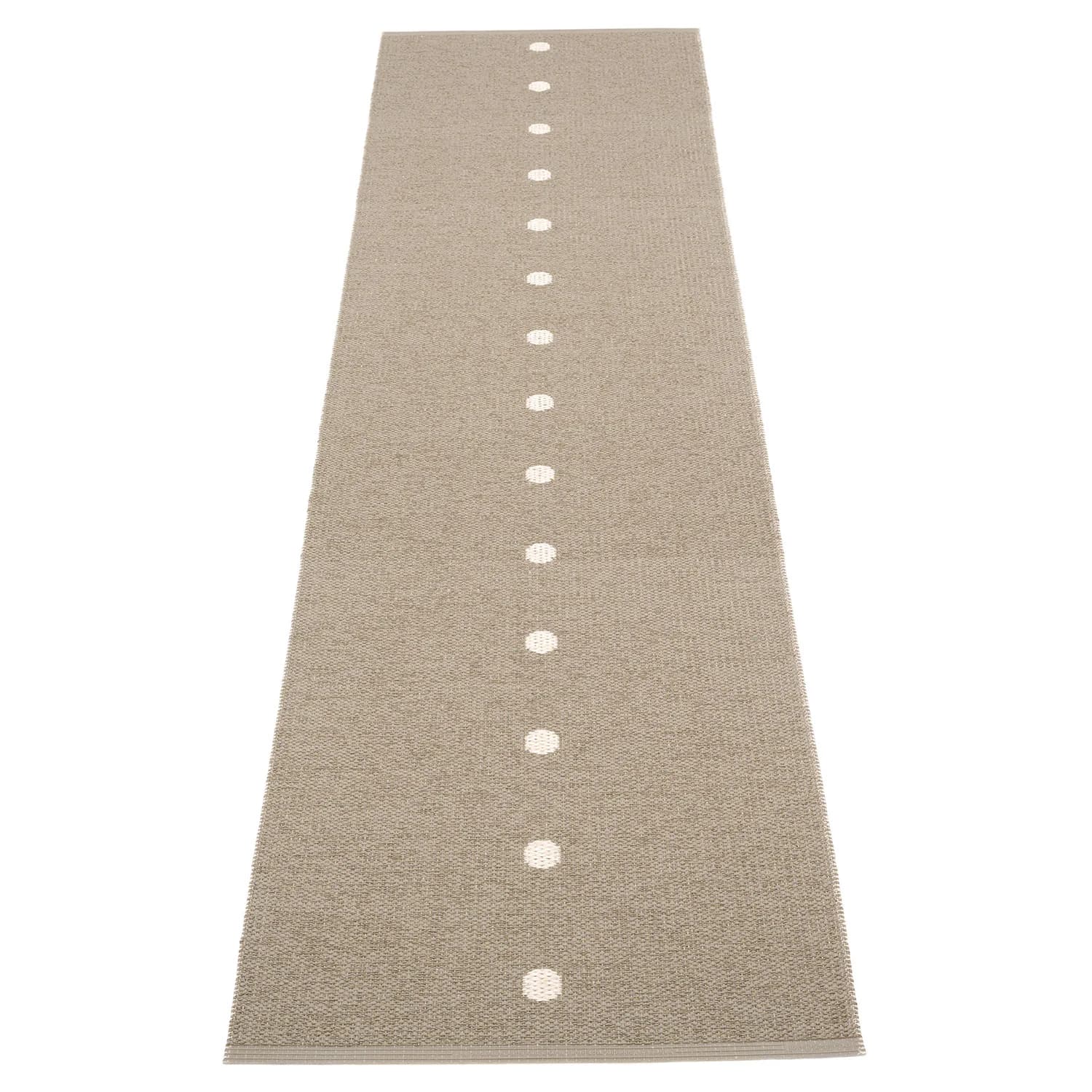Pappelina, Peg Teppich 70x280 cm dark linen / vanilla