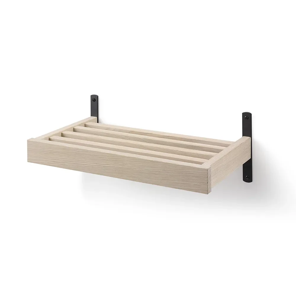 Oscarssons Möbel, Nadja Schuhregal 50 cm Wandmontage Weiß geölte Eiche/Mattschwarzer Stahl