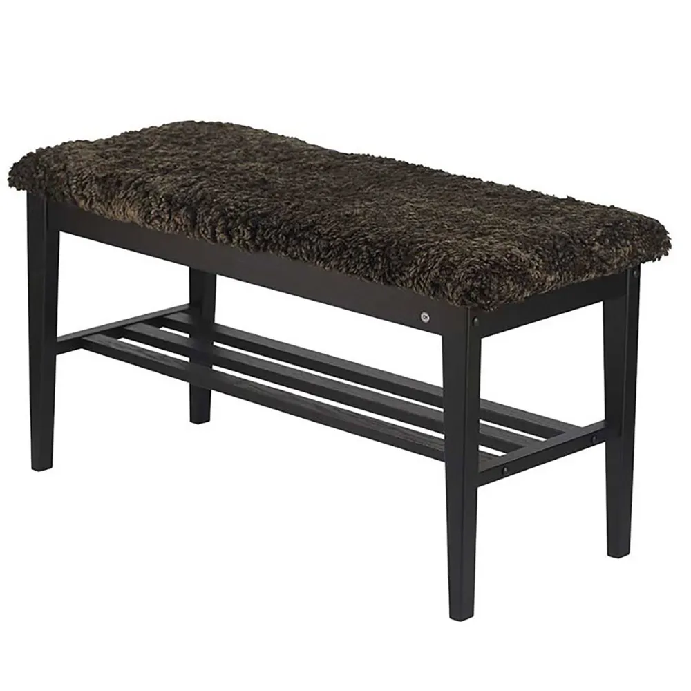 Oscarssons Möbel, Nadja Bench Schwarz gebeizte Eiche/Schafsfell braun