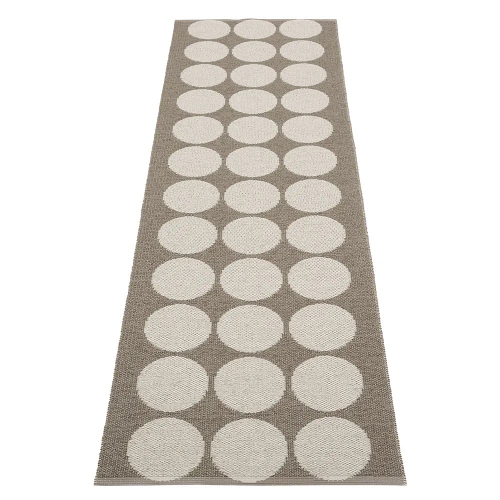 Pappelina, Hugo Teppich Walnut/ Linen 70 x 240 cm